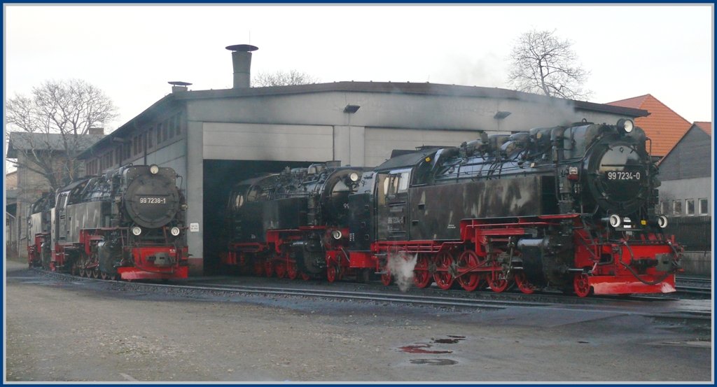 Vier 99.72... warten vor dem Depot in Wernigerode. (07.12.2009)