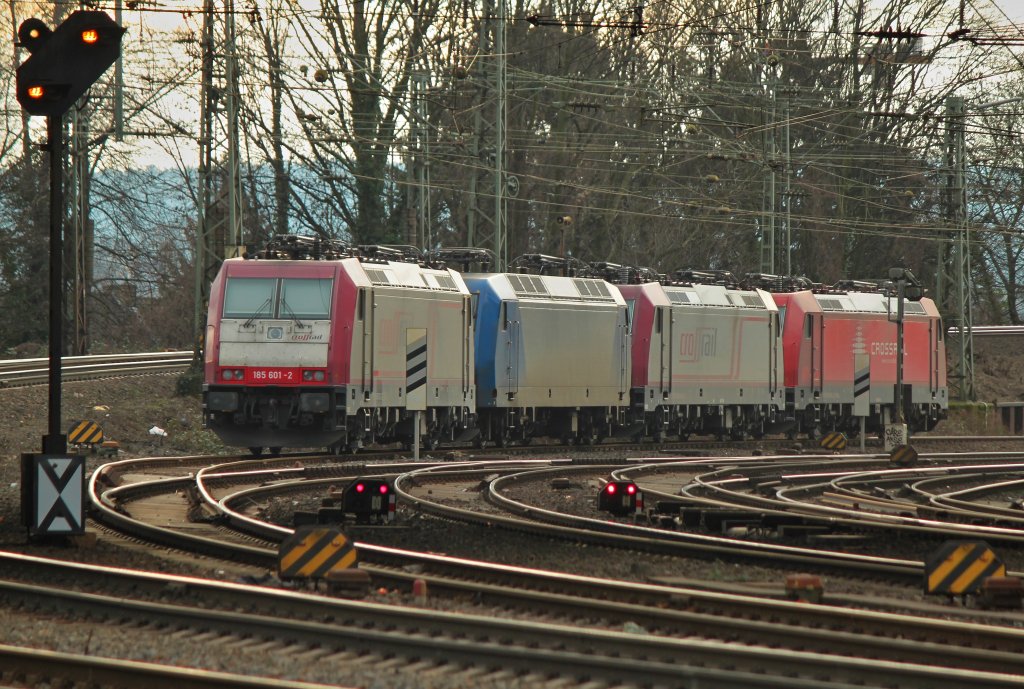 Vier abgestellte Crossrail-Lok`s am 26.01.2012 auf Gleis 204 in Aachen West. 185 601-2 steht vor 145-CL 204, 185 601-2 und der mit neuen Lackierung 185 596-4  Suzy .