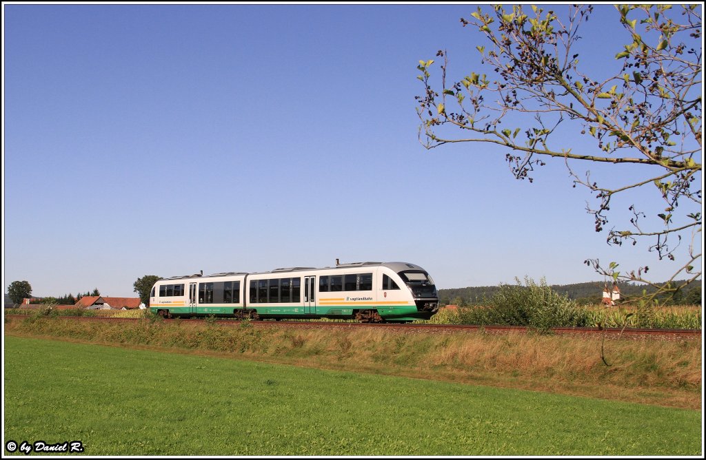 Vogtlandbahn Triebwagen von Regensburg nach Hof. Aufgenommen wurde das Foto am 14.09.2011 zwischen Wernberg und Nabburg. 