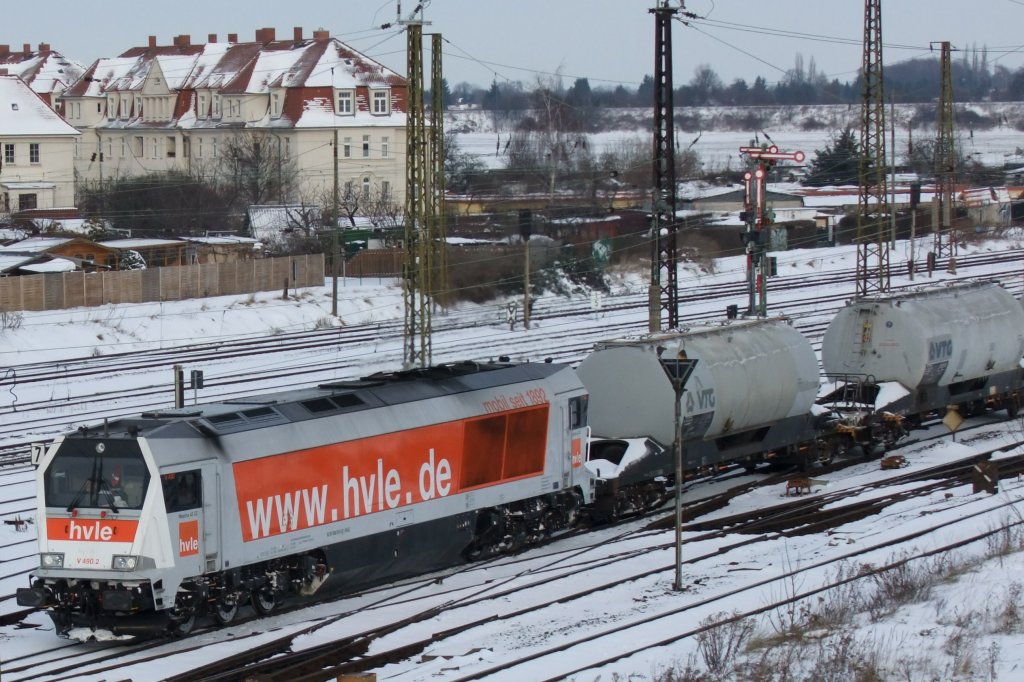 Voith Maxima 40 CC der hvle (264 012-6) am 16.12.2010 in Halle/S.