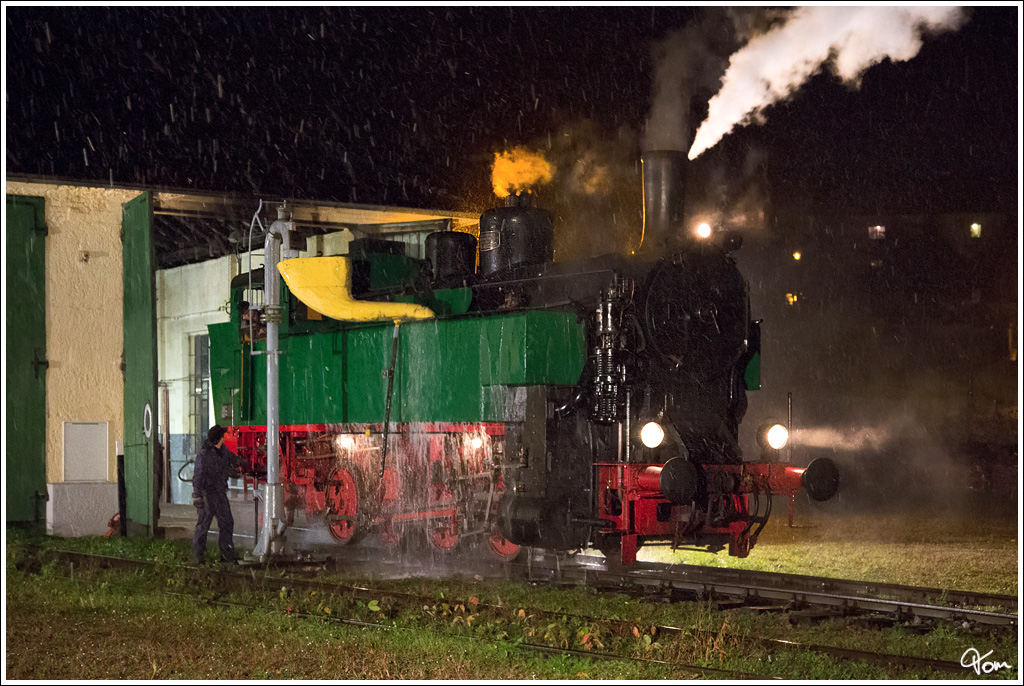 Vollbad - WTK 4 beim Wassernehmen in Ampflwang.
27.10.2012