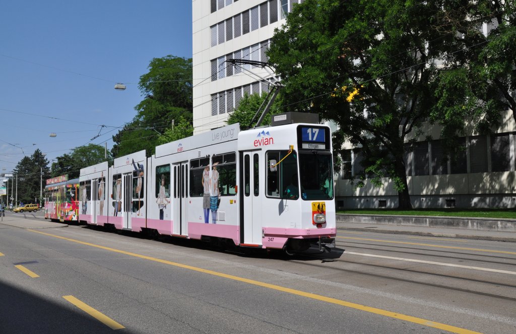 Vollwerbezug auf der Linie 17 an der Haltestelle Ciba. Be 4/8 247 mit der Evian Werbung und der B4 mit der Vollwerbung fr das U-Abo. Die Aufnahme stammt vom 16.06.2012.