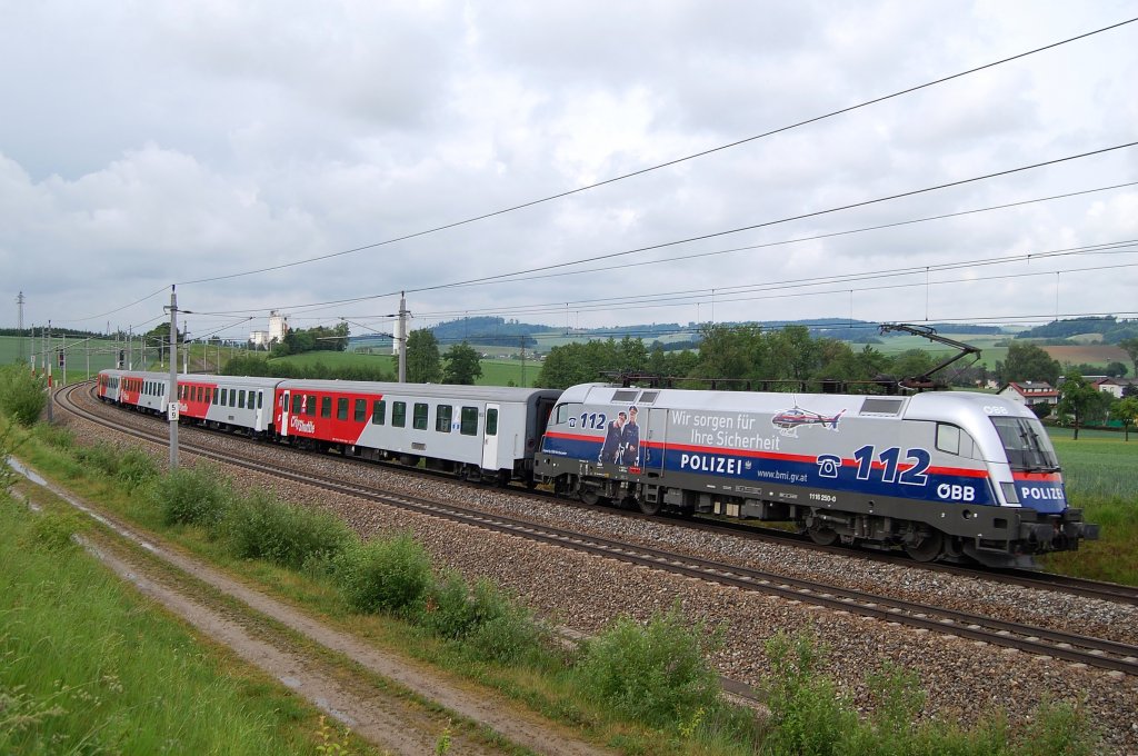 Von der 1116 250 wurde am 28.05.2011 der R 5924
durch die Ortschaft Katzbach geschoben.
