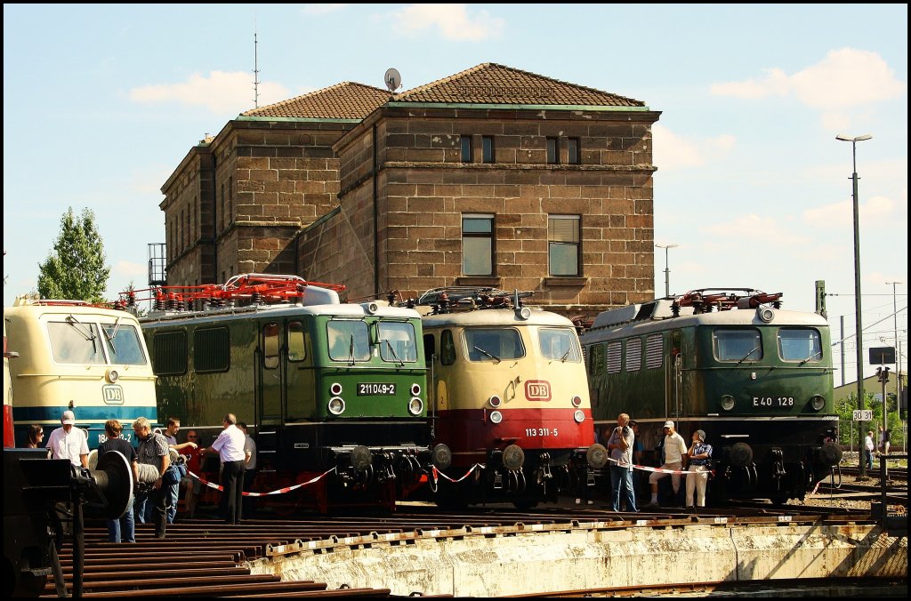 Von rechts nach links: 
E40 128, 113 311, 211 049 und 184 003. 
21.08.2010, Nrnberg Gostenhof
