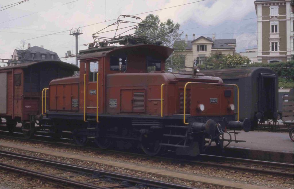 Vor fast genau dreiig Jahre, am 17.6.1983, rangierte die Ee 3/3, SBB Lok
Nr. 16428, im Bahnhof Chur.