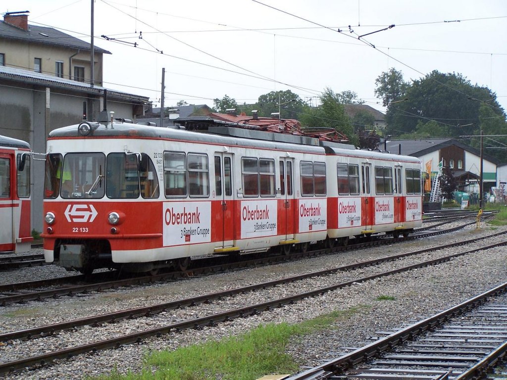Vorchdorferbahn : noch ein Lilo (Linzer Lokalbahn) in Vorchborf : Die B 4 ET 24133 + 24233.