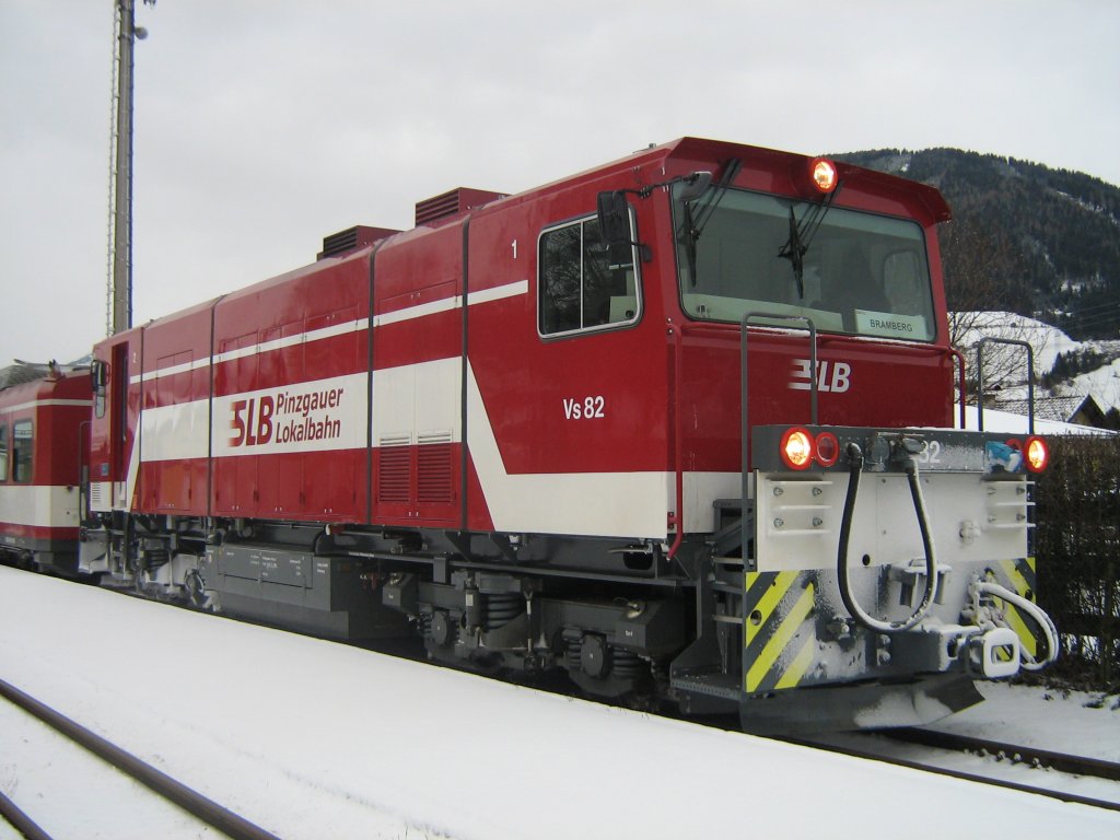Vs82 (BR 2096) am 2.1.2010 um 10:51 Uhr im Bahnhof Mittersill in Richtung Bramberg.