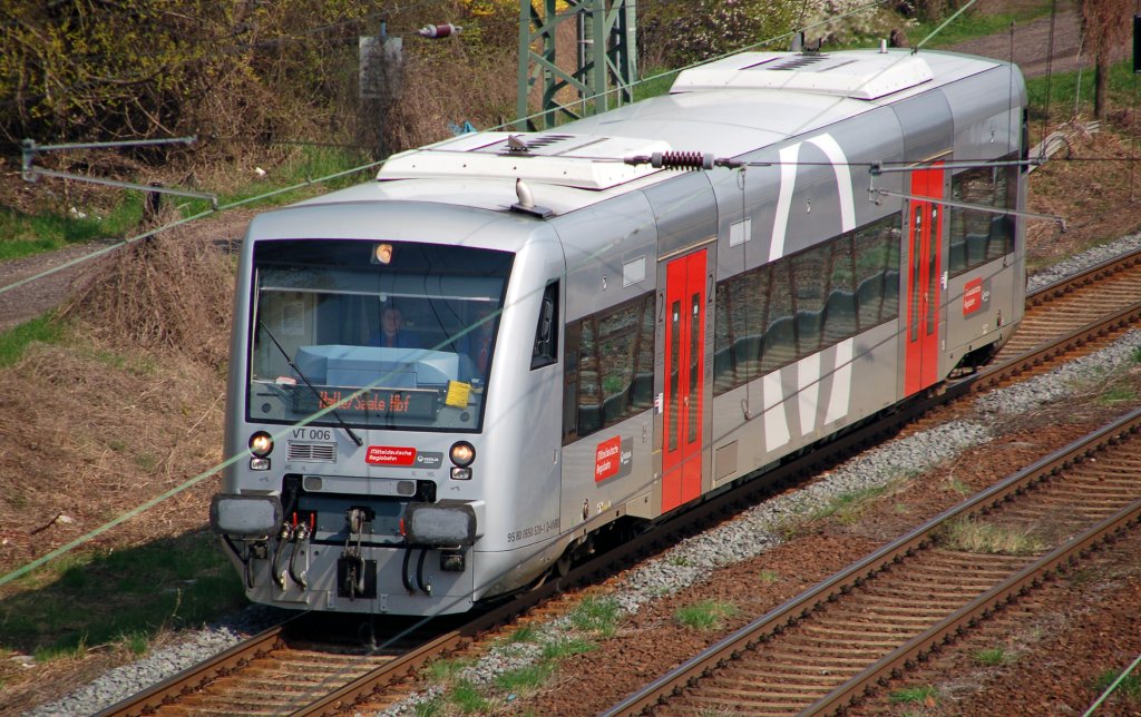 VT 006 der MRB ereicht am 13.04.10 aus Richtung Eilenburg kommend Halle(S). Fotografiert am Rbf Halle(S).