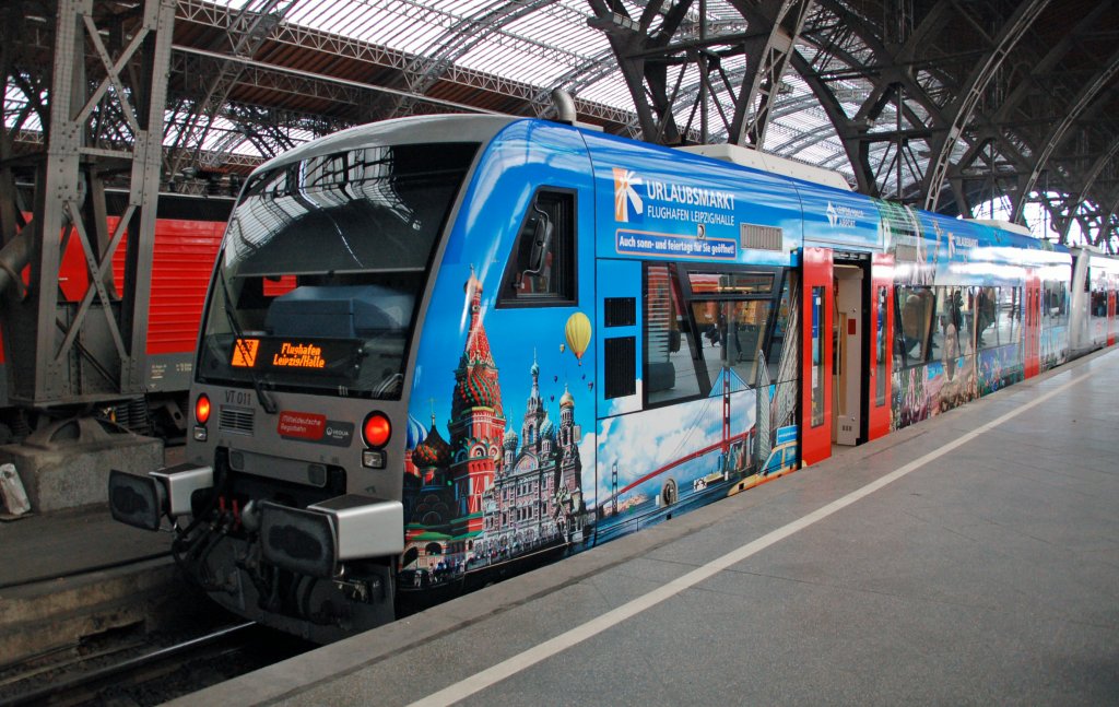 VT 011 der MRB pendelte am 12.02.11 auf der Linie Leipzig Hbf - Flughafen Leipzig/Halle. Hier steht er im Leipziger Hbf.