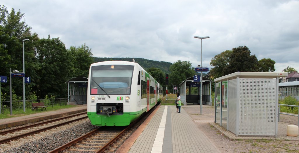 VT 013 und VT 009 von der Erfurter Bahn beim Halt in Bad Blankenburg (Thringerw). 24.06.2013