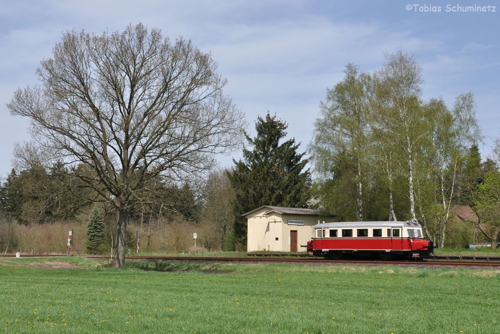 VT 0508 der OHE am 28.04.2012 in Altensalzkoth