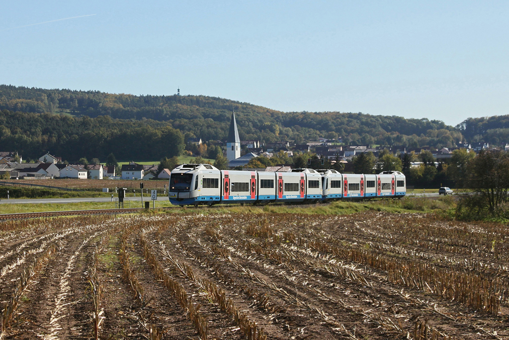 VT 113 und VT 110 der BOB bei einer Sonderfahrt von Amberg nach Schnaittenbach am 15.10.2011 bei Amberg