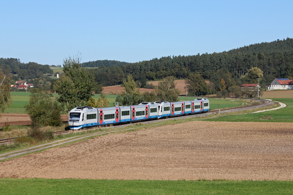 VT 113 und VT 110 der BOB bei einer Sonderfahrt von Amberg nach Schnaittenbach am 15.10.2011 bei Godlricht.