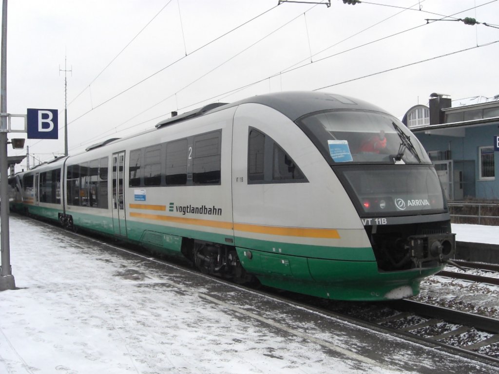 VT 11B der Vogtlandbahn ist zur Zeit auf der Strecke Freilassing - Bad
Reichenhall der Berchtessgadener Land Bahn im Einsatz. Hier kurz vor
der Abfahrt im Bahnhof von Freilassing am 19. Dezember 2009.