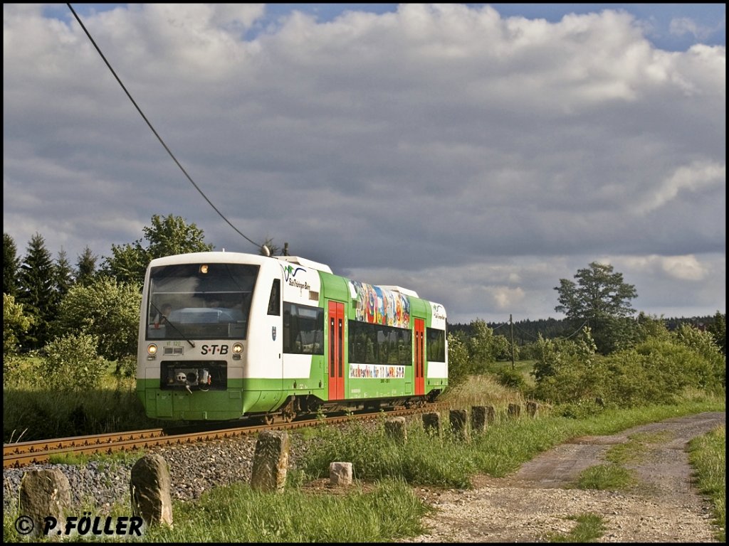 VT 120  10 Jahre STB  der Sd-Thringen-Bahn am 30.06.2011 in Mengersgereuth - Hmmern Ost