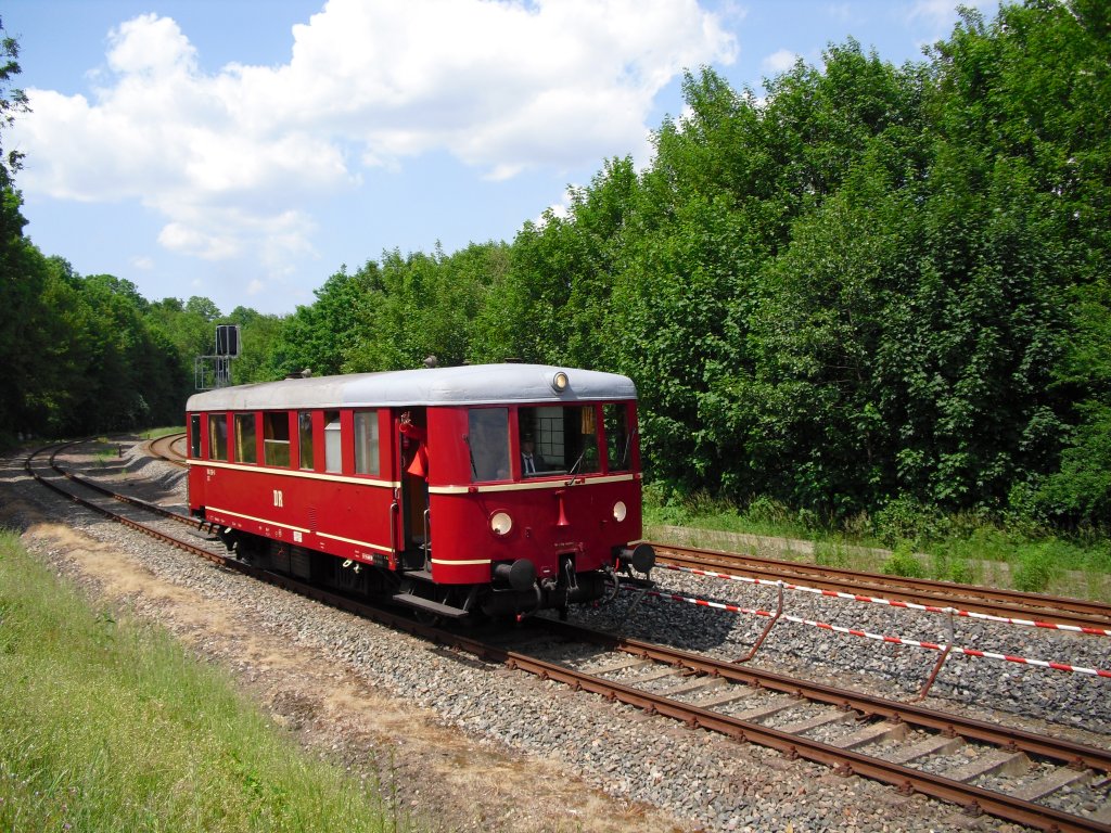 VT 135 110 aus Halle ist hier bei der Lokparade in Schwarzenberg am 05.06.11 zusehen.