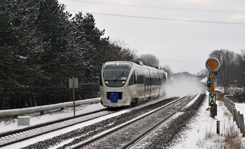 VT 2.08 als NOB von Itzehoe nach Heide am 19.12.2009 auf der H�he des VSig von St. Michaelisdonn.