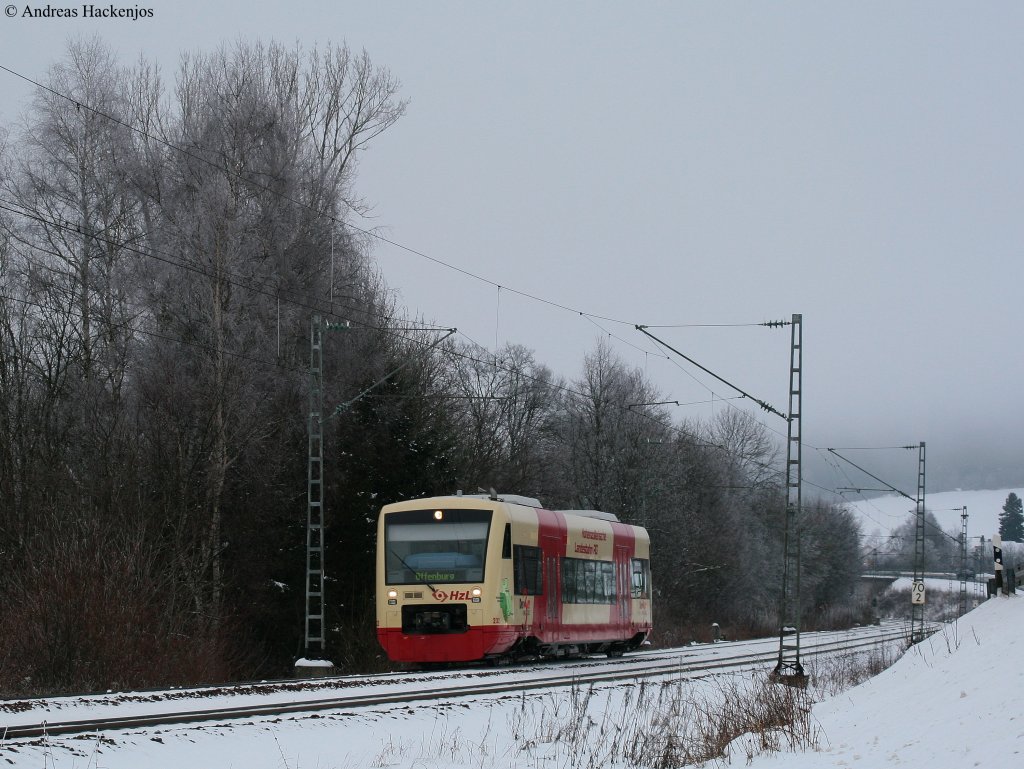 VT 232 der HzL als IRE 70600 (Donaueschingen-Offenburg ) als Ersatz fr IRE 5182  am km 70,0 14.1.10. Ein Gru geht an den Tf ;-)