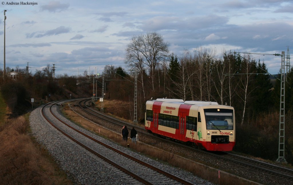 VT 238 der HzL als HzL85855 (Brunlingen Bahnhof-Blumberg-Zollhaus) bei Rottweil Saline 28.11.09