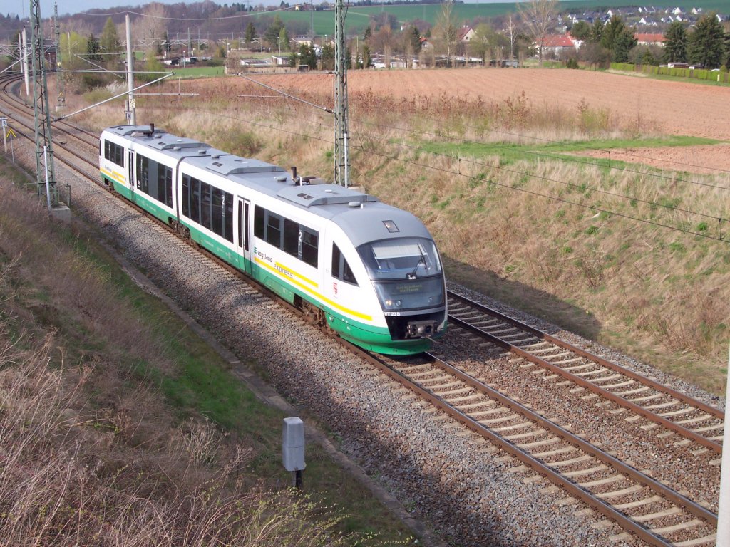 VT 23B der Vogtlandbahn am Bogendreieck bei Werdau Richtung Bad Brambach(19.04.2012)