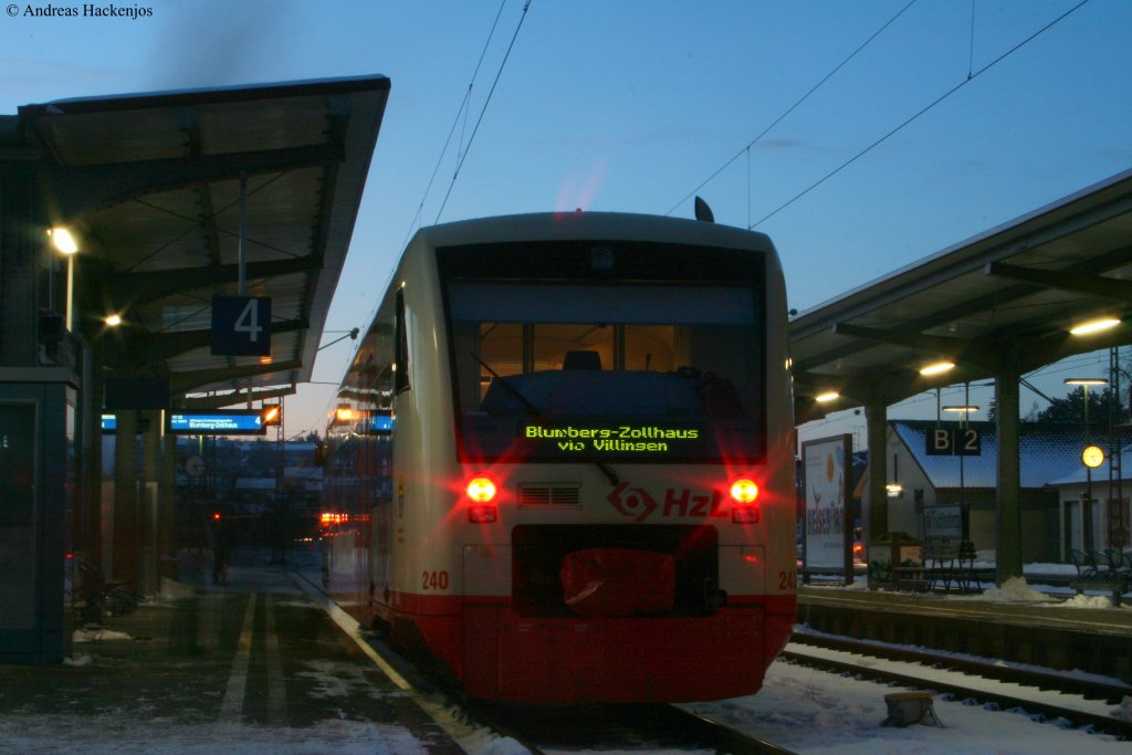 VT 240 der HzL als HzL85875 (Brunlingen Bahnhof-Blumberg-Zollhaus) in Donaueschingen 2.1.10