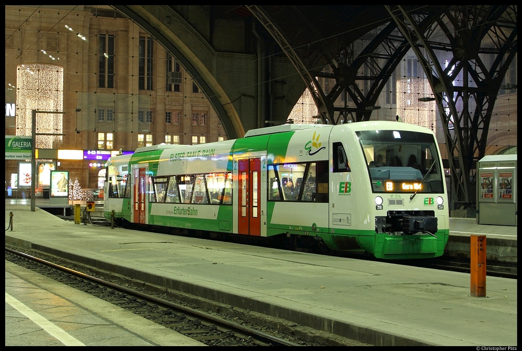 VT 314 der Erfurter Bahn steht am 17.12.2012 im Leipziger Hauptbahnhof zur Abfahrt bereit.