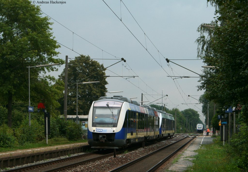 VT 505 und VT 523 der NWB als NWB81372 (Bremen Hbf-Osnabrck Hbf) in Heidkrug 17.8.10