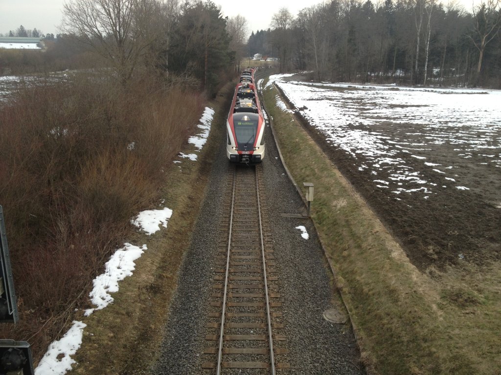 VT 5063.004 als R 8434 am 05.03.2013 im Tandem unterwegs Richtung Graz. Der Zug passiert gerade das Einfahrtshauptsignal des Bahnhofs Premsttten-Tobelbad.