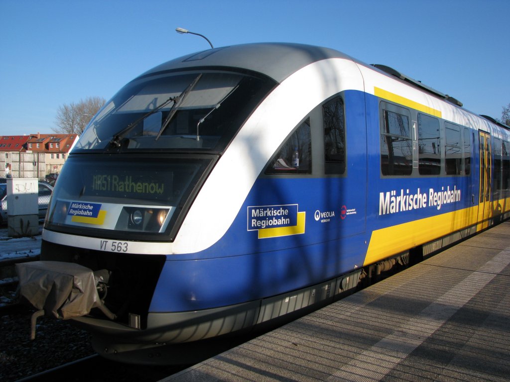 VT 563 ex Mrkische Regiobahn im Bahnhof von Brandenburg am 18.01.2009