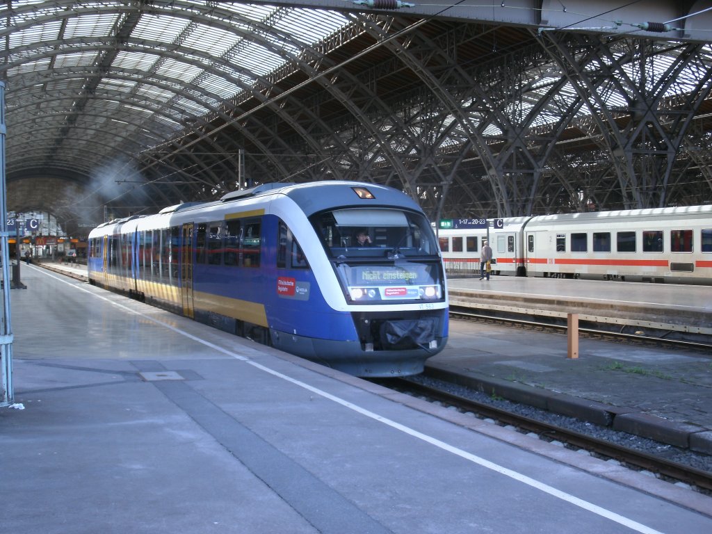 VT 563 von der Mitteldeutschen Regiobahn(MRB),am 26.Mrz 2012,bei der Ausfahrt aus Leipzig.