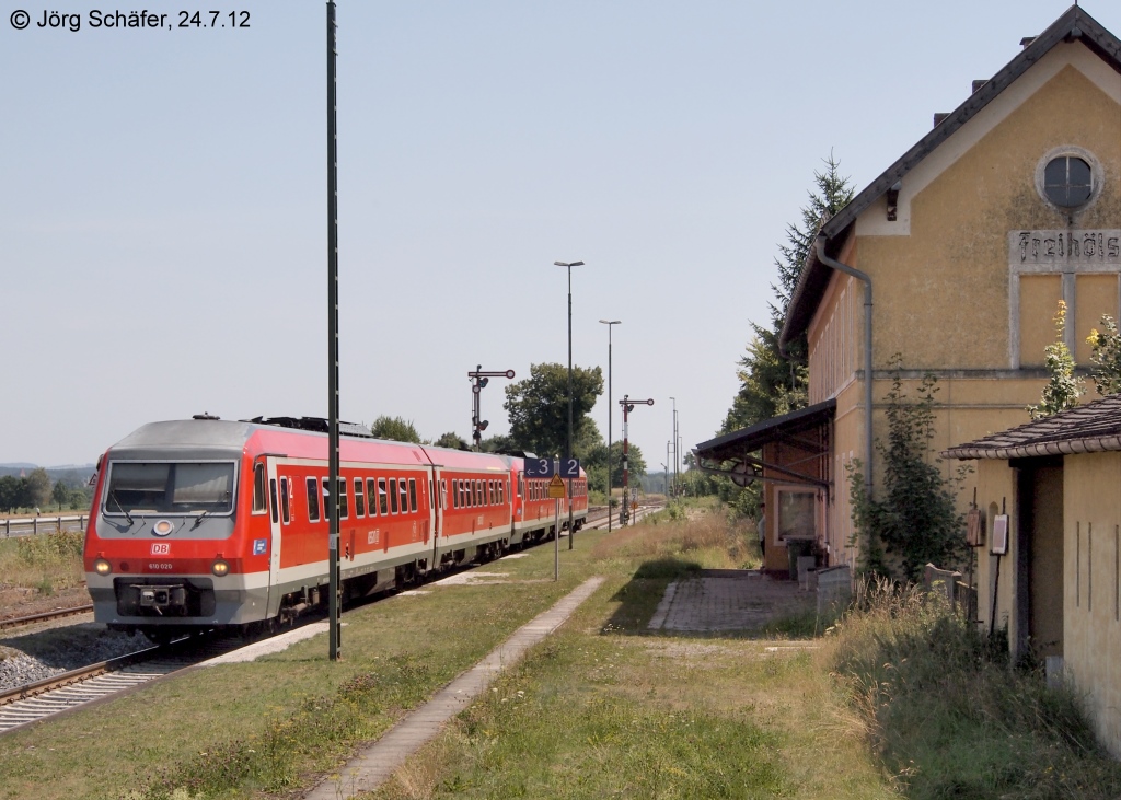 VT 610 508 f�hrt am 24.7.12 als RE nach N�rnberg ohne Halt durch Irrenlohe.