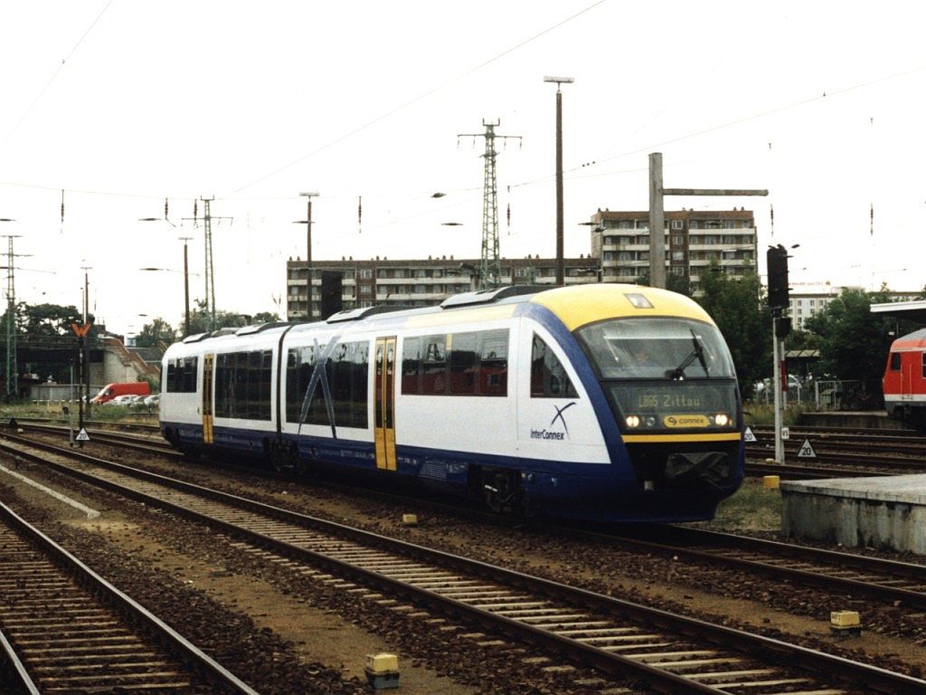 VT 615 der Lausitzbahn mit LB 84306 Zittau-Cottbus  auf Bahnhof Cottbus am 20-7-2005. Bild und scan: Date Jan de Vries.