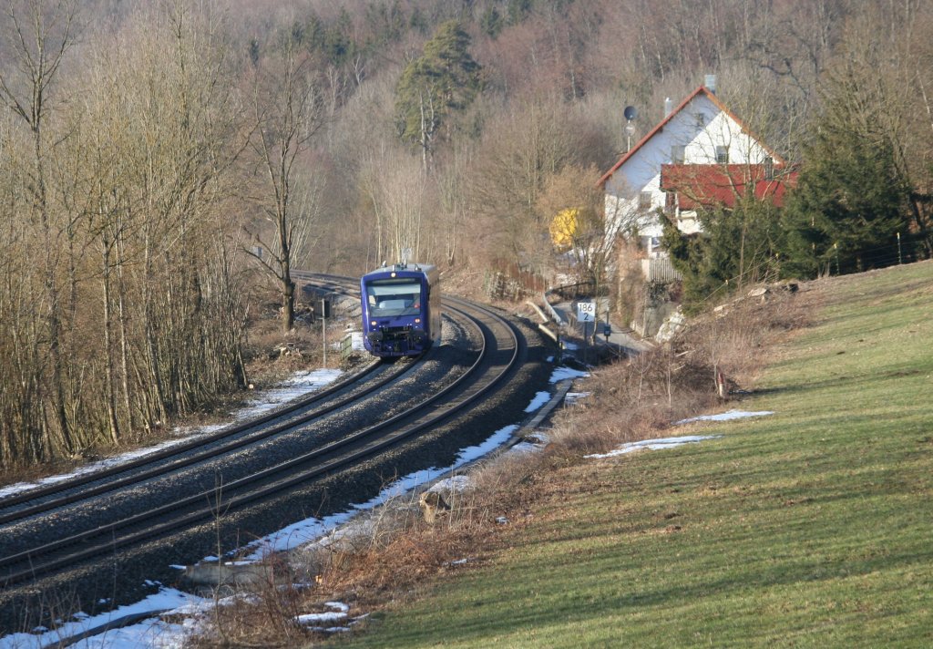 VT 64 der BOB in Richtung Friedrichshafen nrdlich von Meckenbeuren (zwischen Lohner und Weiler), 22.02.10