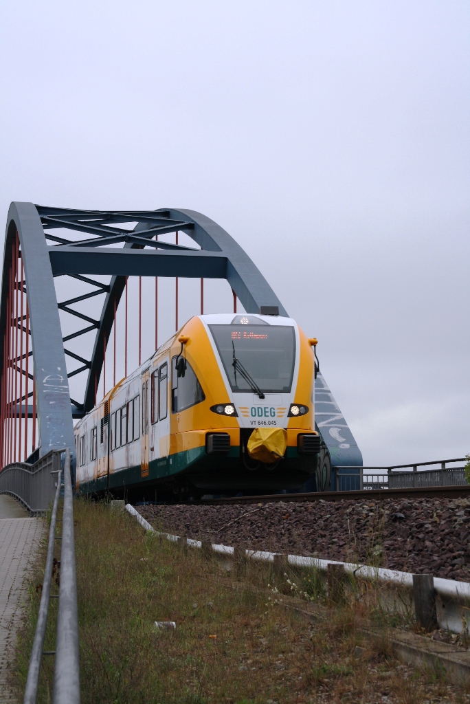 VT 646.045 der ODEG am Km 62.1 der KBS 209.51 Silokanalbrcke in Brandenburg an der Havel.Aufgenommen am 27.Mai 2013