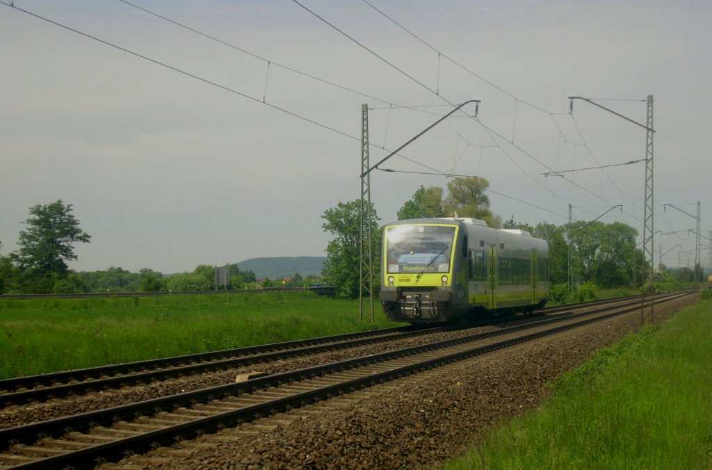 VT 650 730 AGILIS kommt aus Richtung Norden und erreicht gleich Hallstadt bei Bamberg (29.05.2013)