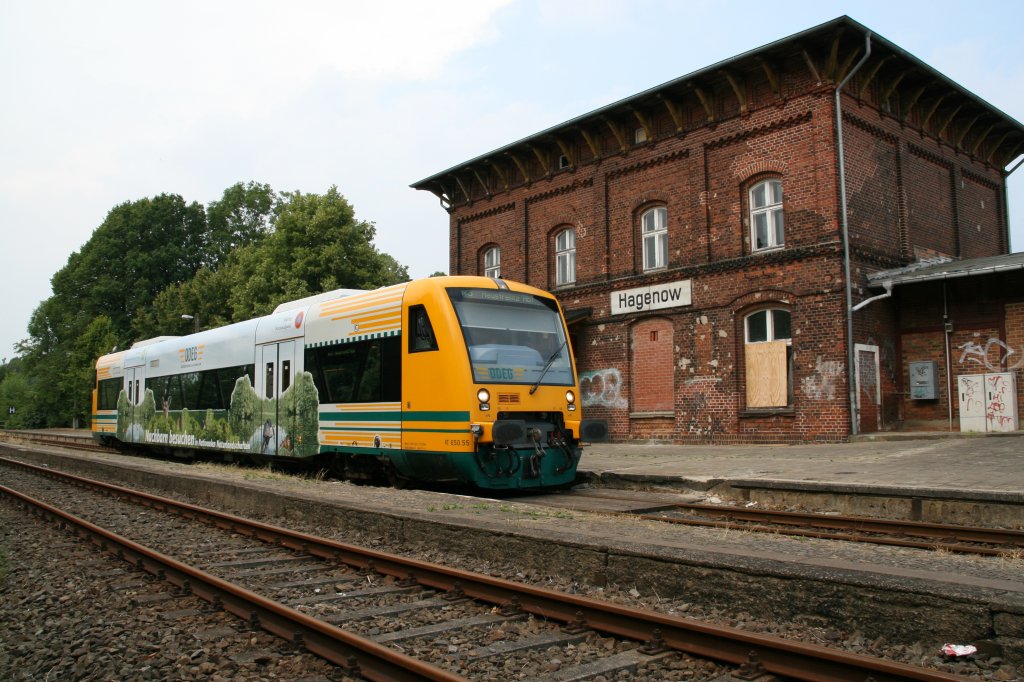 VT 650 RS 1 der ODEG im Bahnhof von Hagenow Stadt am 29.07.2006