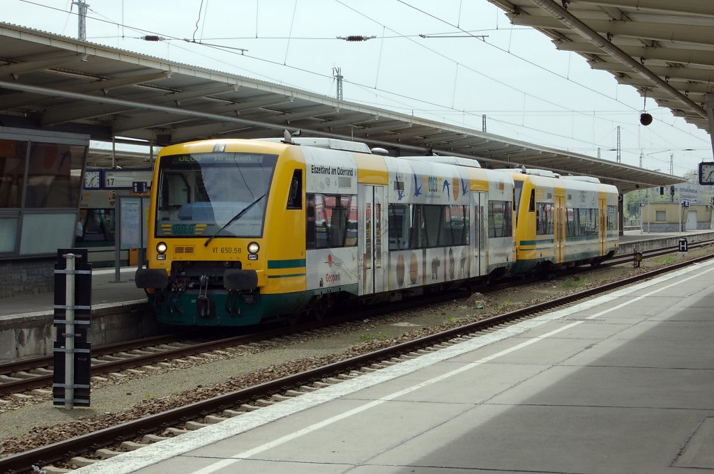 VT 650.58 (650 058-0) & VT 650.62 (650 062-2) der ODEG als OE60 nach Wriezen im Bahnhof Berlin-Lichtenberg. 29.04.2010