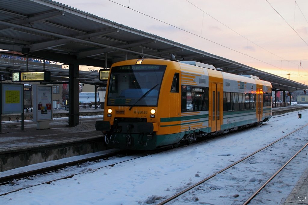 VT 650.65 der ODEG steht am Abend des 30.1.2010 in Berlin-Lichtenberg zur Abfahrt bereit.