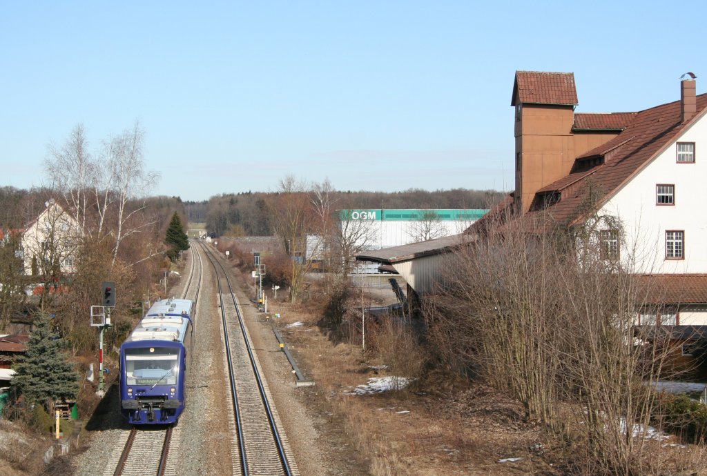 VT 69 und 66 der BOB in Meckenbeuren - fotografiert von der Eselsbrcke aus, Meckenbeuren, 25.02.10
