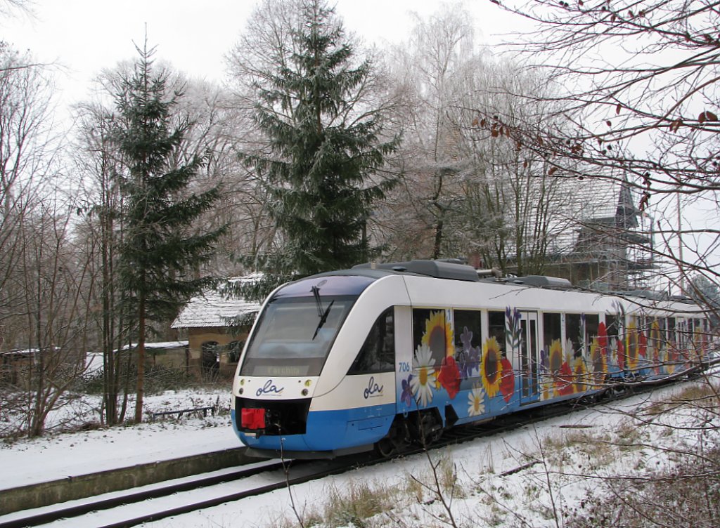 VT 706 der OLA Schwerin im Bahnhof von Gadebusch am 09.12.2010