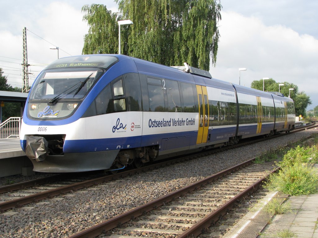 VT Talent 0006 der OLA hilft zur Zeit bei der Mrkischen Regiobahn aus hier gerade aus Rathenow  kommend in den Brandenburger Hauptbahnhof eingefahren am 02.09.2010