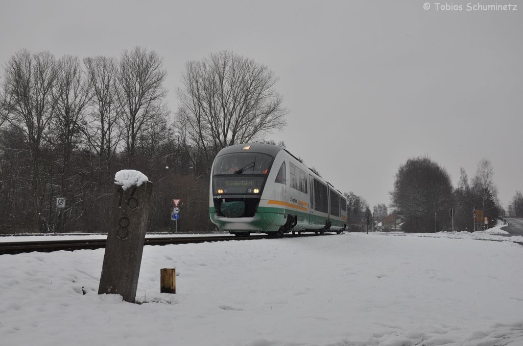 VT08 als DPN91904 am 02.12.2012 in Hirschau. (Strecke Amberg - Schnaittenbach). Der Zug war anlsslich der 3. Adventsfahrten des Vereins Amberger Kaolinbahn auf der Strecke unterwegs.