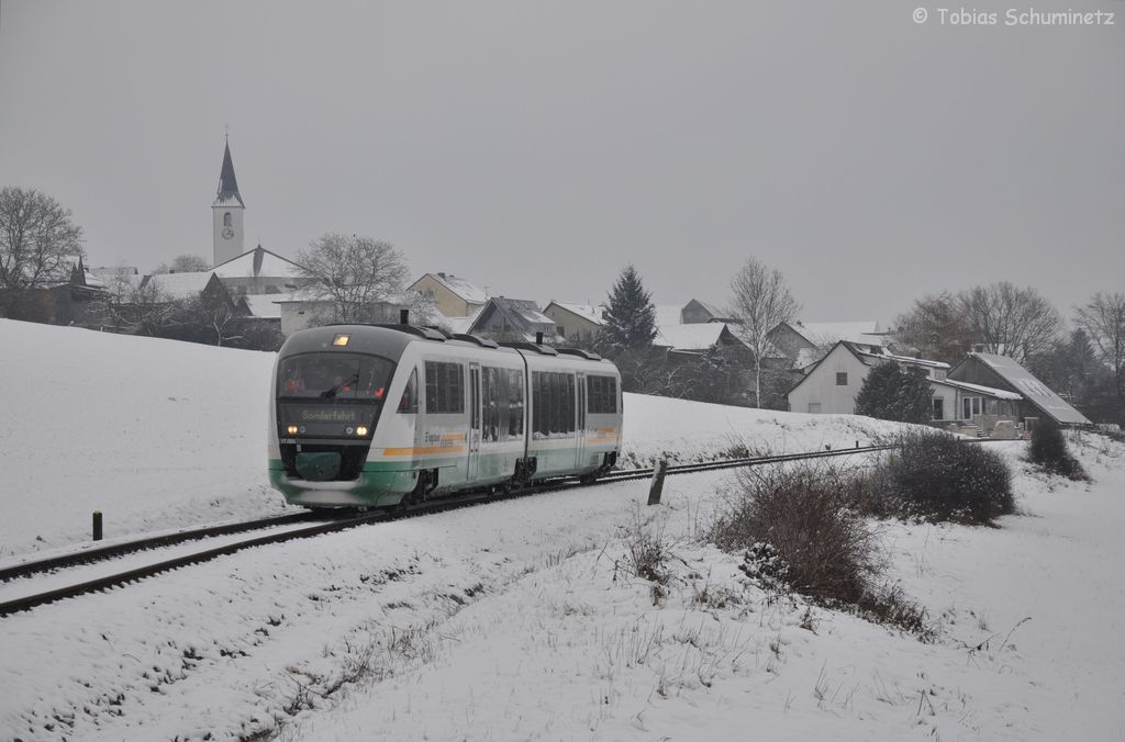 VT08 als DPN91904 am 02.12.2012 in Gebenbach. (Strecke Amberg - Schnaittenbach). Der Zug war anlsslich der 3. Adventsfahrten des Vereins Amberger Kaolinbahn auf der Strecke unterwegs.