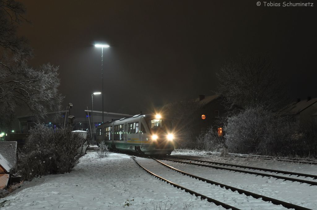 VT08 als DPN92083 am 01.12.2012 in Schnaittenbach. (Strecke Amberg - Schnaittenbach). Der Zug war anlsslich der 3. Adventsfahrten des Vereins Amberger Kaolinbahn auf der Strecke unterwegs.