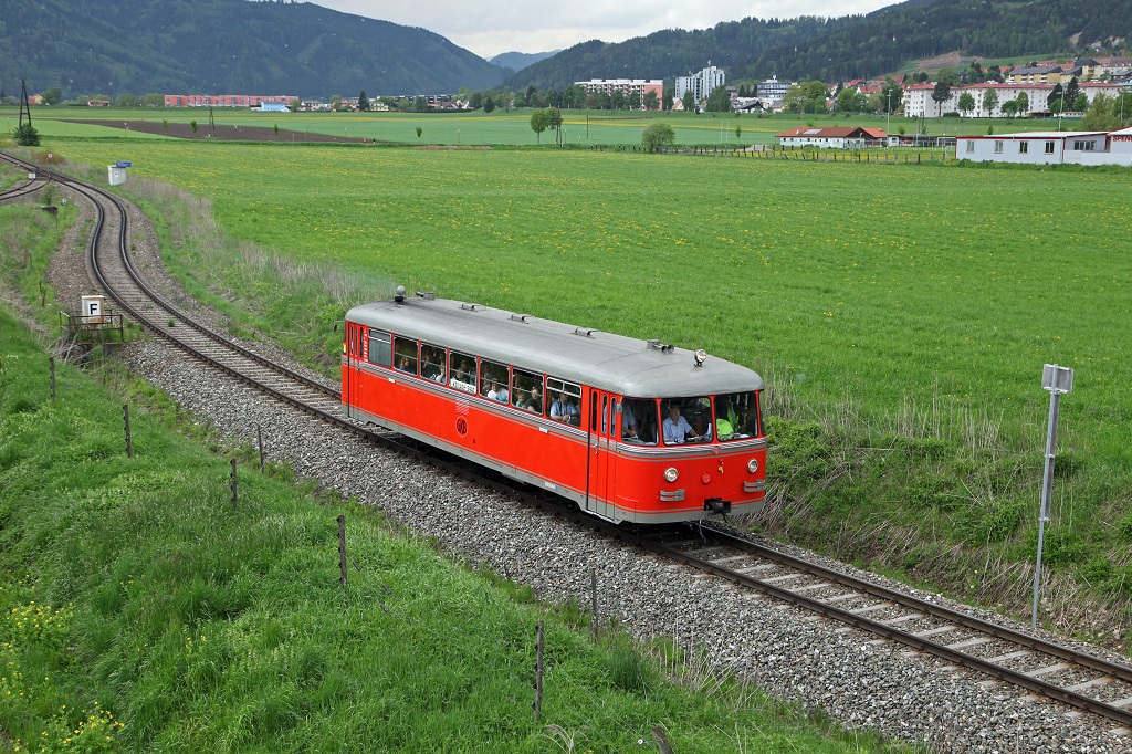 VT10.02 der GKB als Sonderzug von Pls nach Knittelfeld, fotografiert bei Fohndorf am 9.05.2013