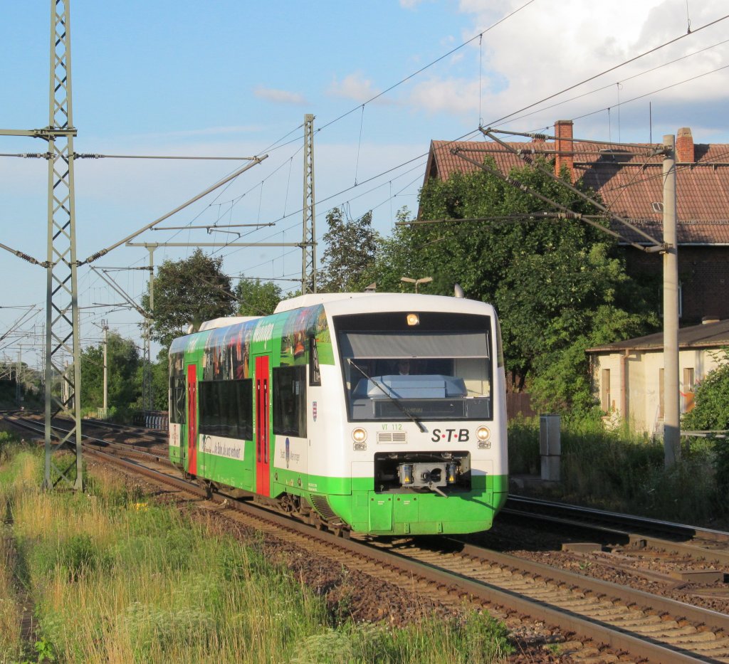 VT112  Meinigen  der SdThringenBahn erreicht am 07. Juli 2012 als EB nach Ilmenau den Bahnhof Neudietendorf.