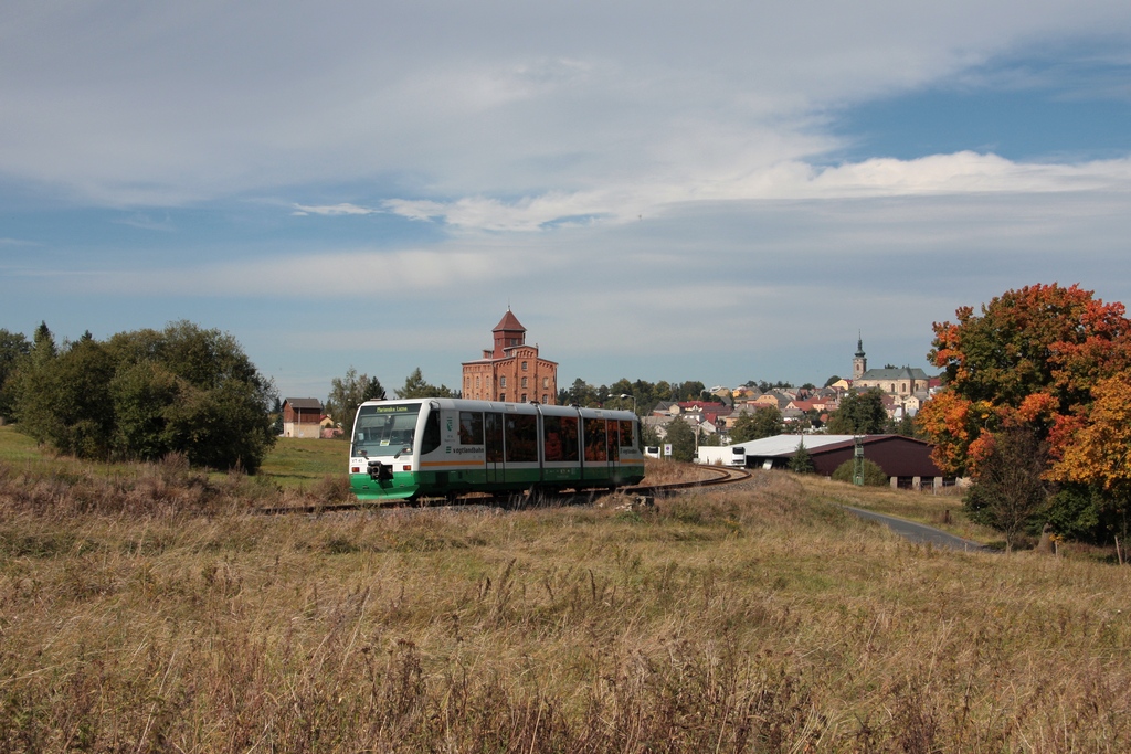 VT45 der VBG, im Einsatz für GW Train Regio, als Os7107 (Karlovi Vary - Mariánske Lázně) bei Teplá. 