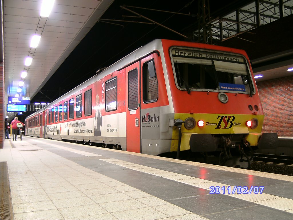 VT72A (628 072-0) und VT72B (629 072-9) der TSB als Ersatzverkehr von Berlin Gesundbrunnen nach Basdorf.(07.02.2011 in Berlin Gesundbrunnen)