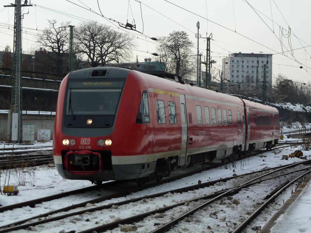 VTG 612 486 bei der Einfahrt in den Dresdner HBF.
Dresden 23.12.10