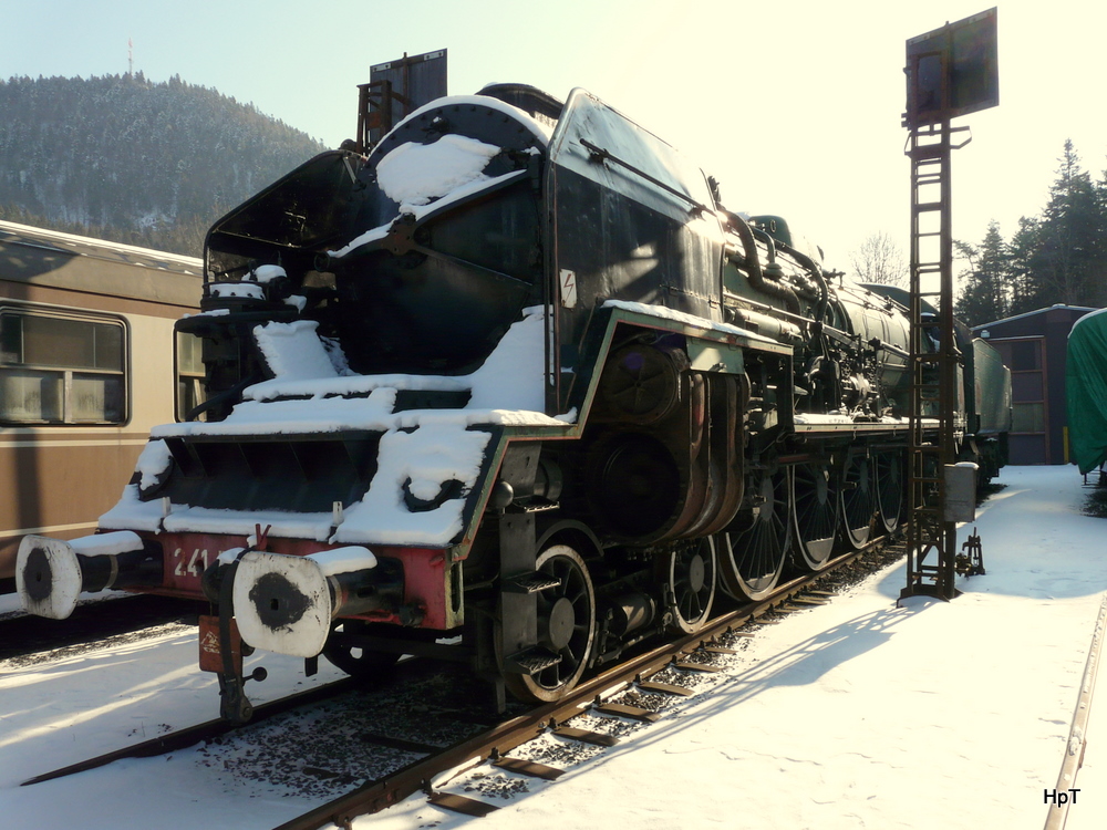 VVT - ex SNCF 241 P 30 im Winterschlaf in St.Sulpice am 12.02.2012